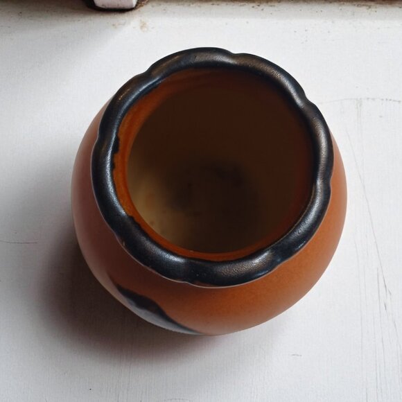 Vintage Danish Art Pottery Bud Vase - P. Ipsens Enke - Hand Painted Bird Design - Picture 5 of 10